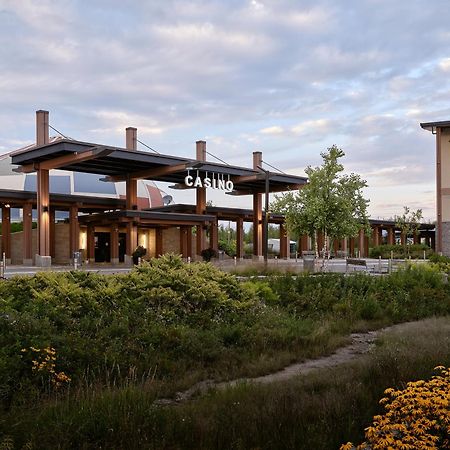 Great Blue Heron Hotel Port Perry Bagian luar foto