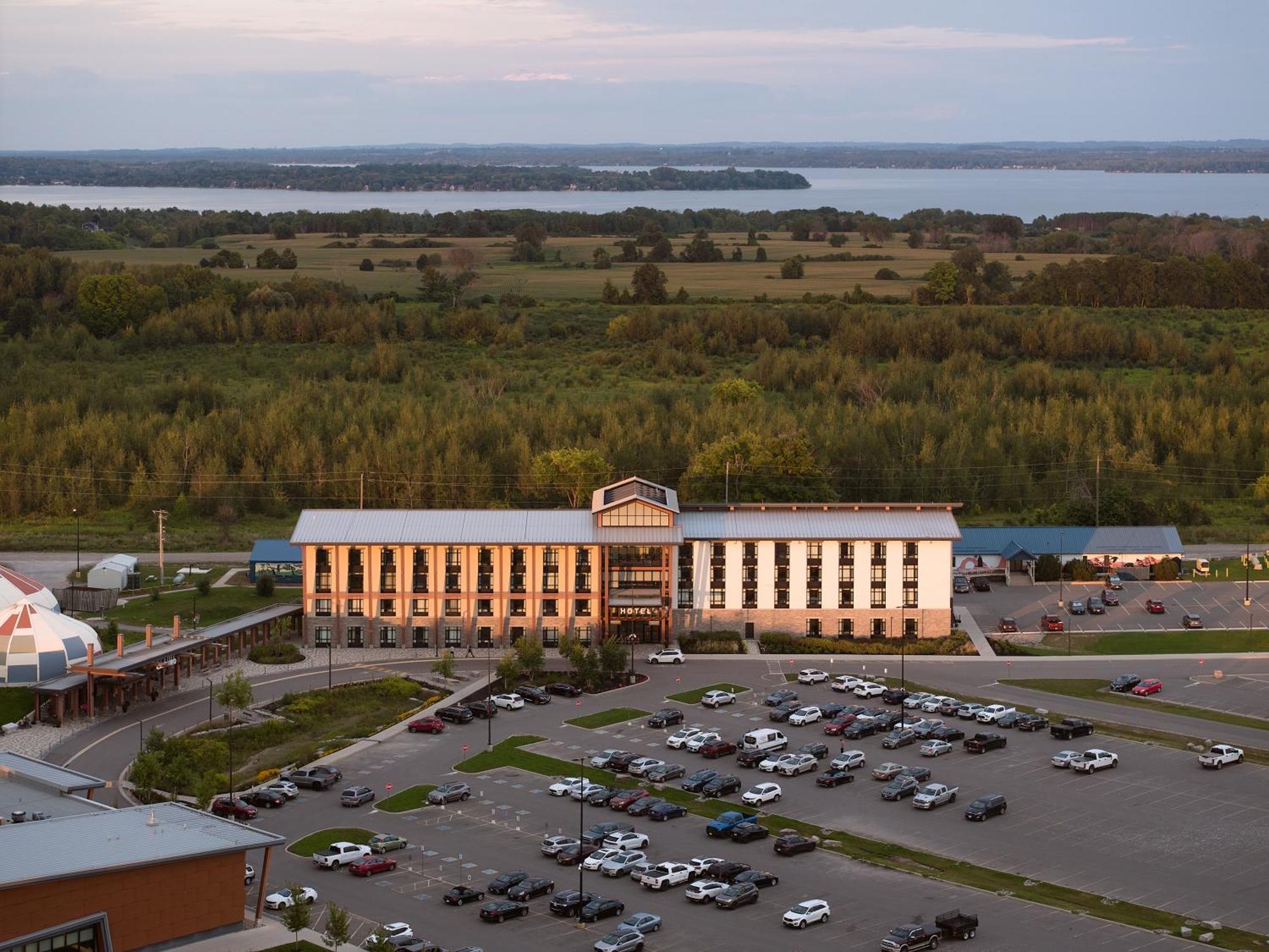 Great Blue Heron Hotel Port Perry Bagian luar foto